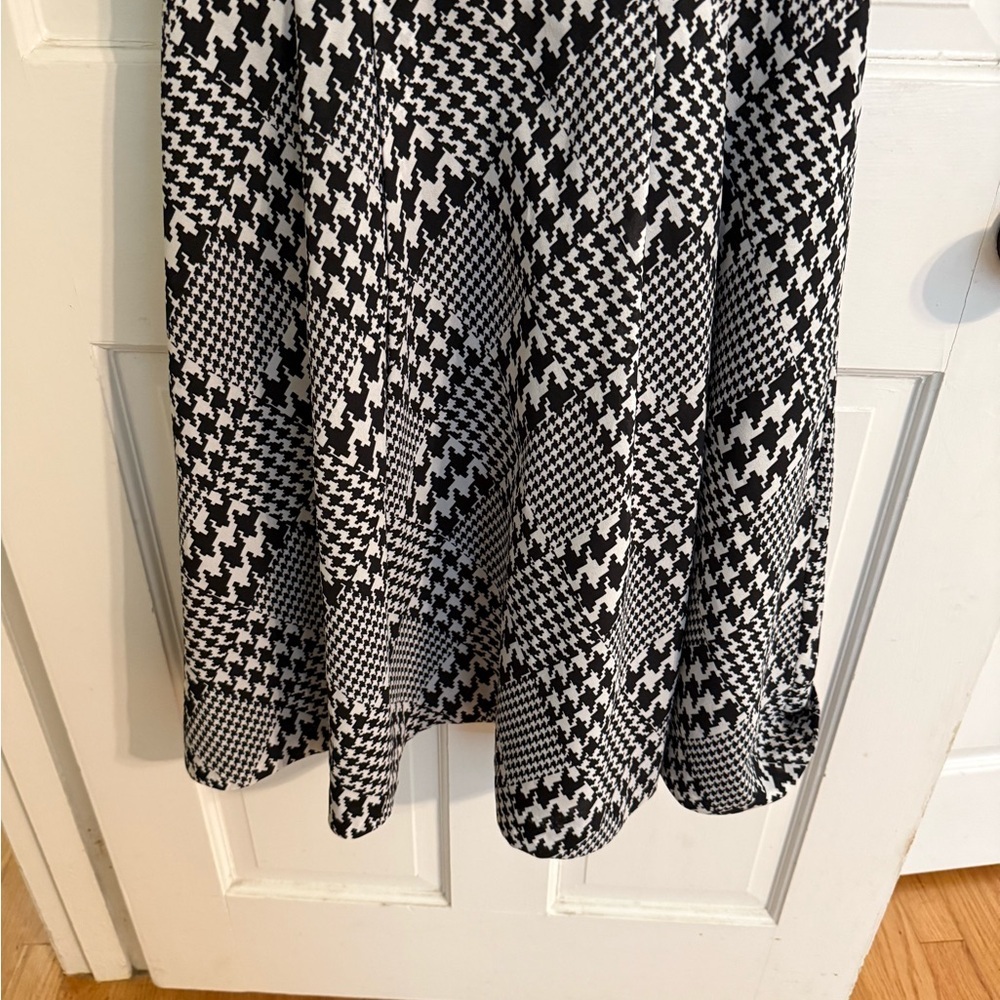 Mod Cloth Stylish Black and White Houndstooth Dress - Picture 7 of 13